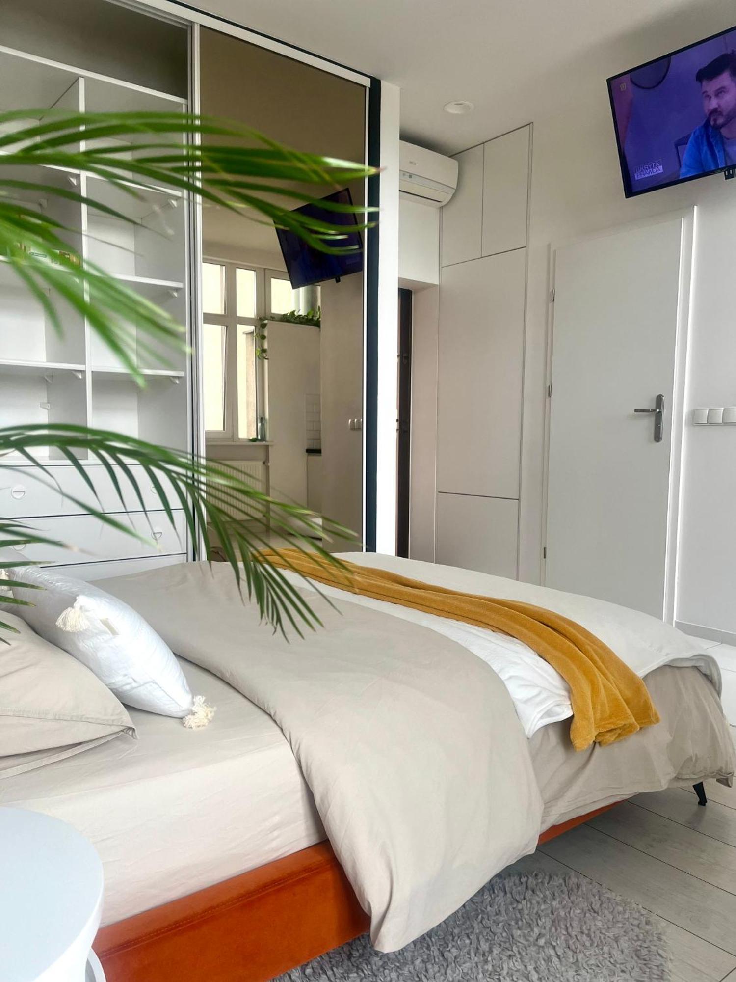 Apartament I Love Piotrkowska Z Wielkim Lustrem, Balkonem I Klimatyzacja Łódź Buitenkant foto